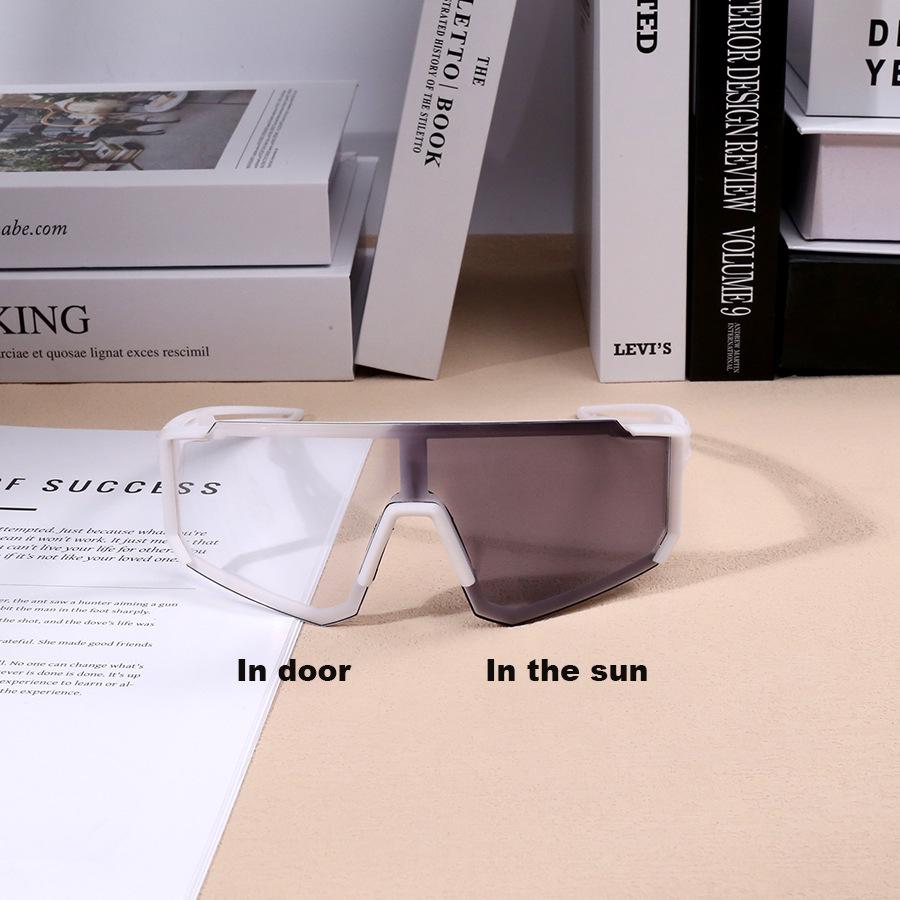 2025 Women's High-end Photochromic Cycling and Mountaineering Sunglasses