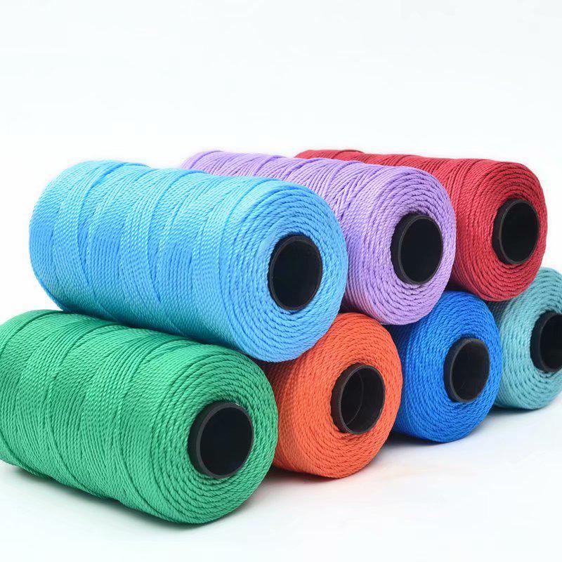 Filo per uncinetto e maglia in nylon a tre capi per borse, cappelli, scarpe, cuscini per seduta, seta ghiacciata e filato di lana.
