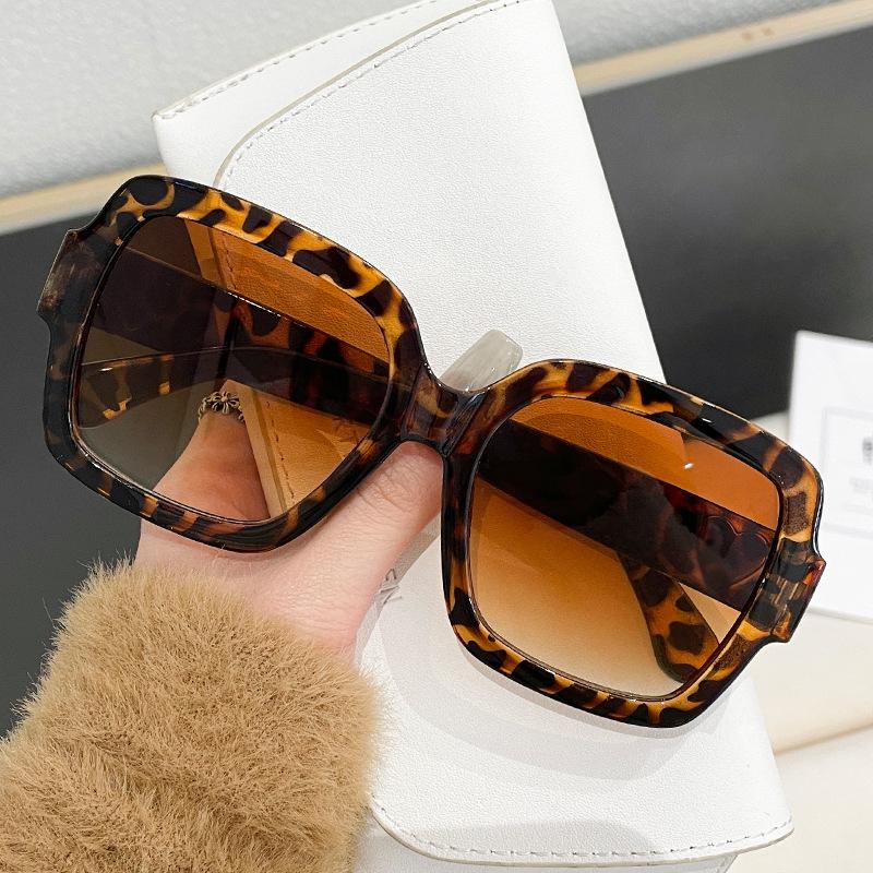 

New Vintage Square Sunglasses Women Men Brand Rectangle Sun Glasses Female Oval Eyewear Oculos De Sol for Male Female Eyeglasses MULTI