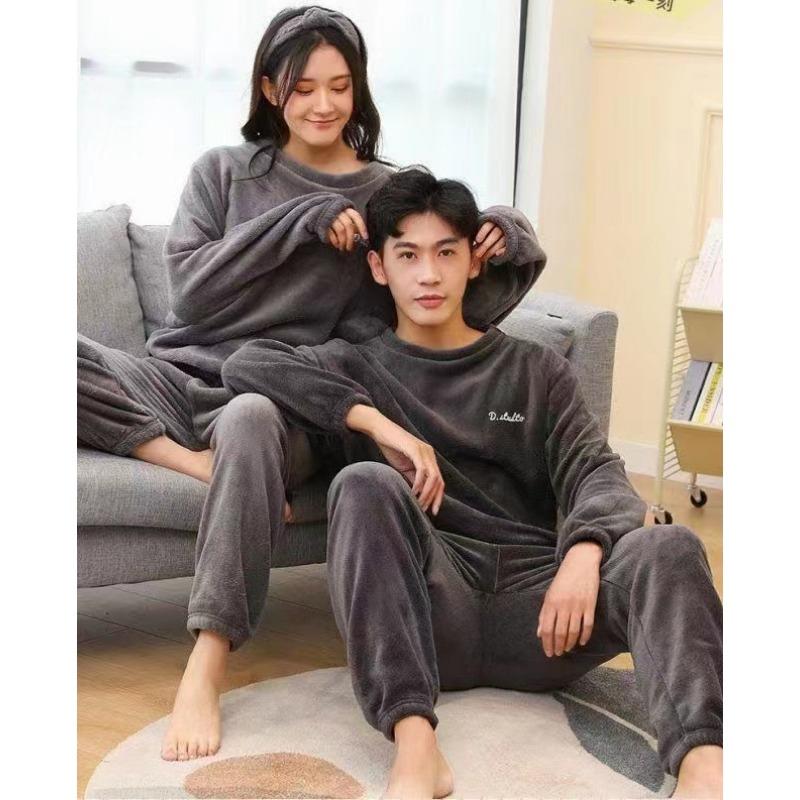 Warmer und gemütlicher Coral Fleece-Anzug für lässige, lockere Herbst- und Winterkleidung für Paare, dicker, pelziger und plüschiger Anzug