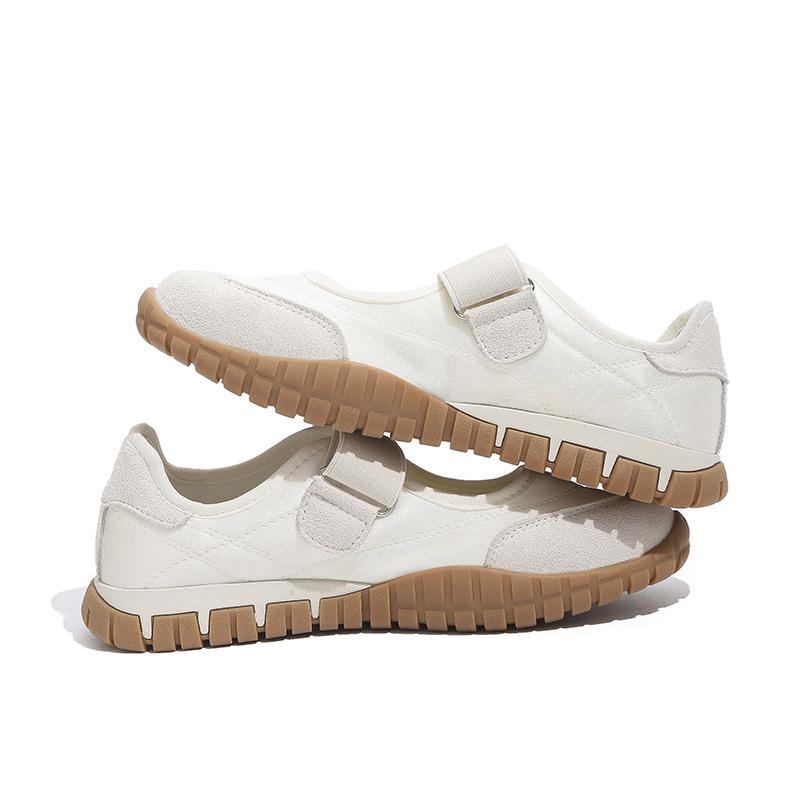 Fashion 2025 New Magic Style Round Toe Ballet Flats Mary Jane Casual Single Sports Shoes Splice Color Soft Soled Women Flat Shoes