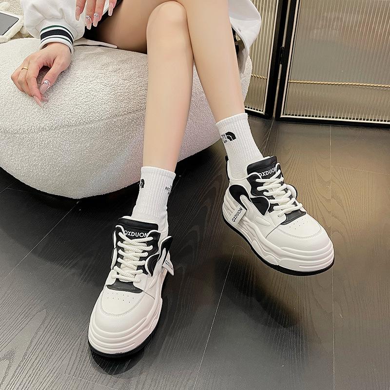 Fashion 2024 Spring Fashion New Versatile Inner Heightening Casual White Shoes Thick-soled Sports Shoes Shoes for Women Sneakers