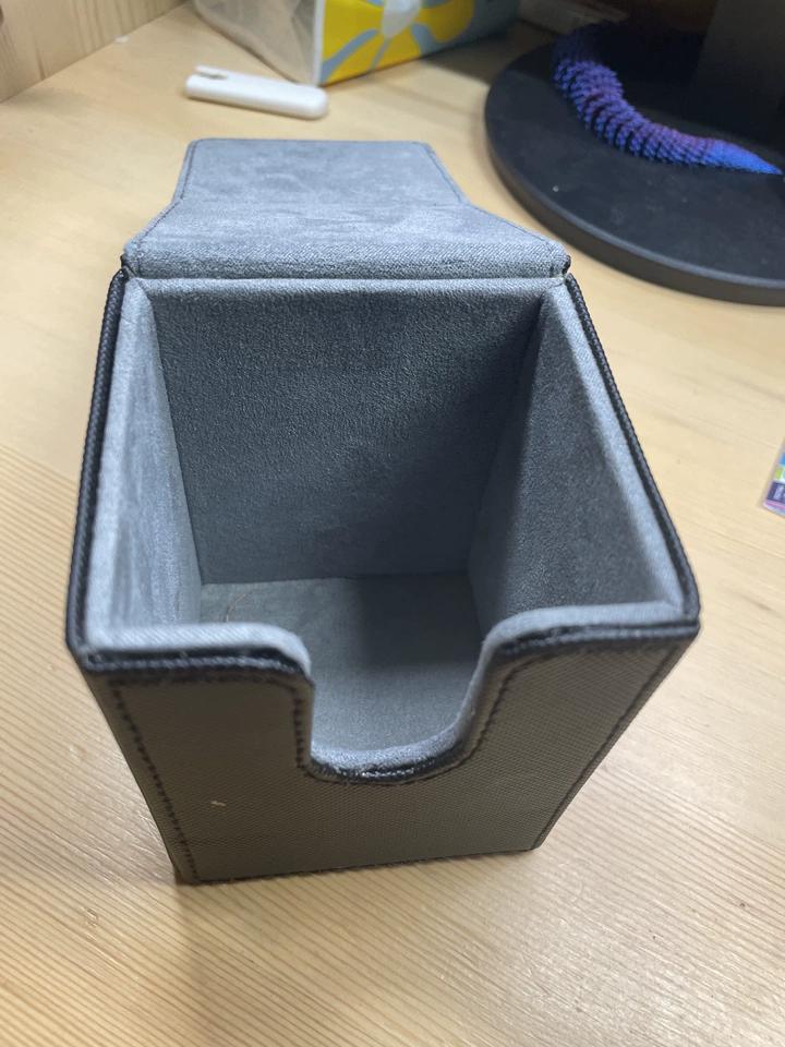 PU Leather Card Deck Box Strong Magnet Card Storage Case Fits 100 Single Sleeved Cards TCG Game Card Peripheral Accessories Gift