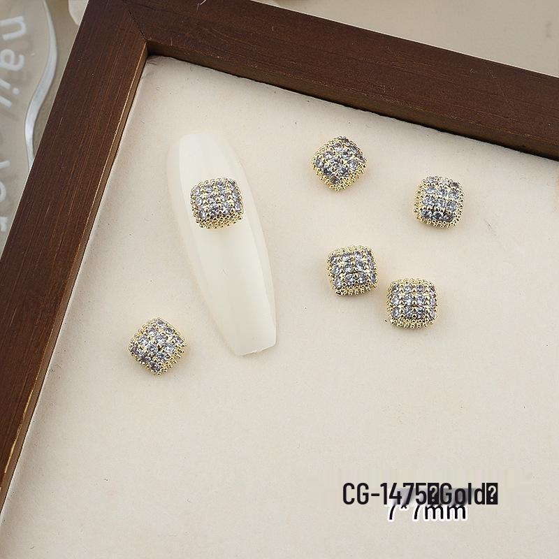 Luxurious Zircon Four-Leaf Clover Nail Art: White K Gold Heart Accessories