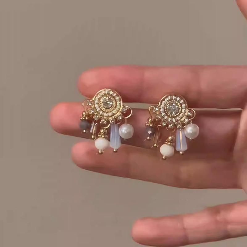 Retro tassel full diamond pearl earrings femininity fashion heavy industry earrings light luxury high-end earrings