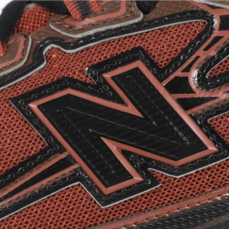 New Balance 740 Marrón Metálico Reliquia