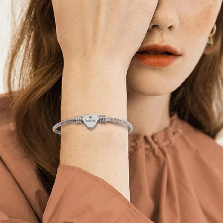 Adjustable Heart Shaped Cable Bracelet Premium Stainless Steel Jewelry Comfortable Wear Wristchain For Long Hours