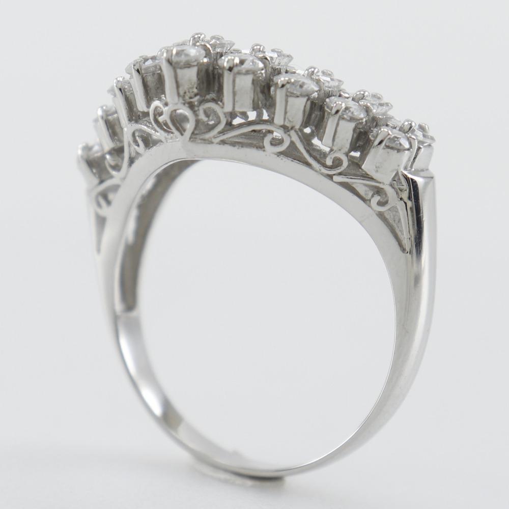 V character Ring Pt900Platinum/diamond #6.0(US Size) 5.9g Women Used