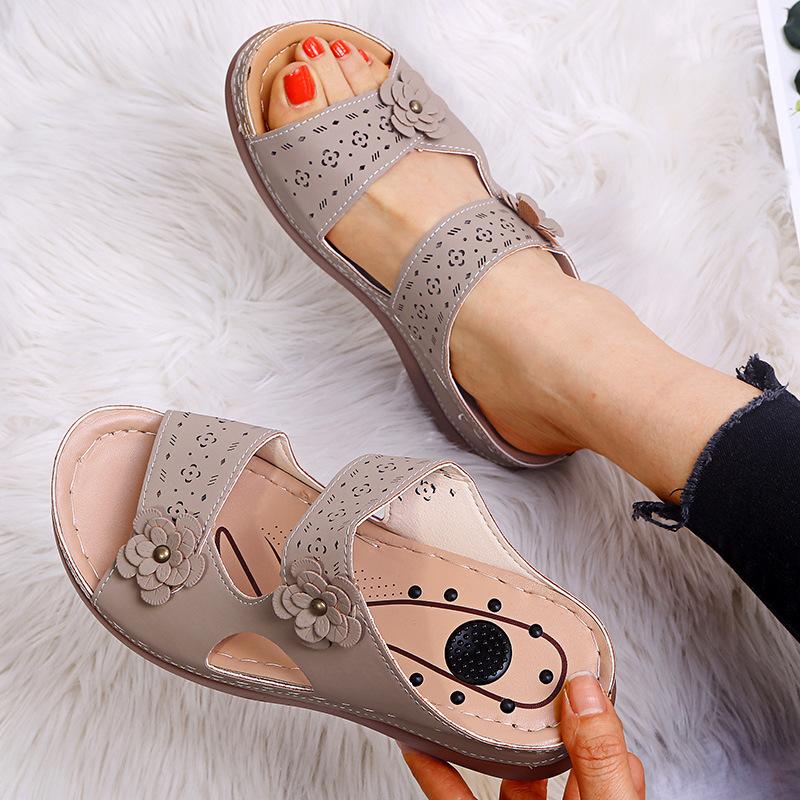 Large size women's shoes new fashion flower slope heel cool slippers women's car line retro one-word drag -
