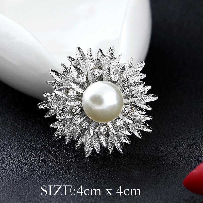 Spilla Corona di Perle e Strass di Cristallo Coreano - Spilla Versatile per Sciarpe da Donna con Spedizione Gratuita