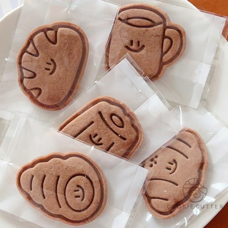 Cute Chestnut Bread Cookie Mold Cartoon Croissant Toast Shaped Biscuit Vegetable Cutting Die Kids Lunch Baking Mold Kitchen Tool