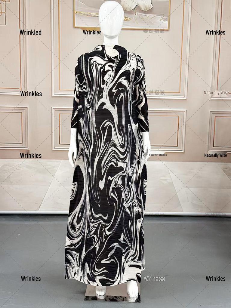 Blaue & Weiße Porzellan-Print Abaya Robe mit Akkordeonfalten - Damenbekleidung aus dem Nahen Osten Dubai