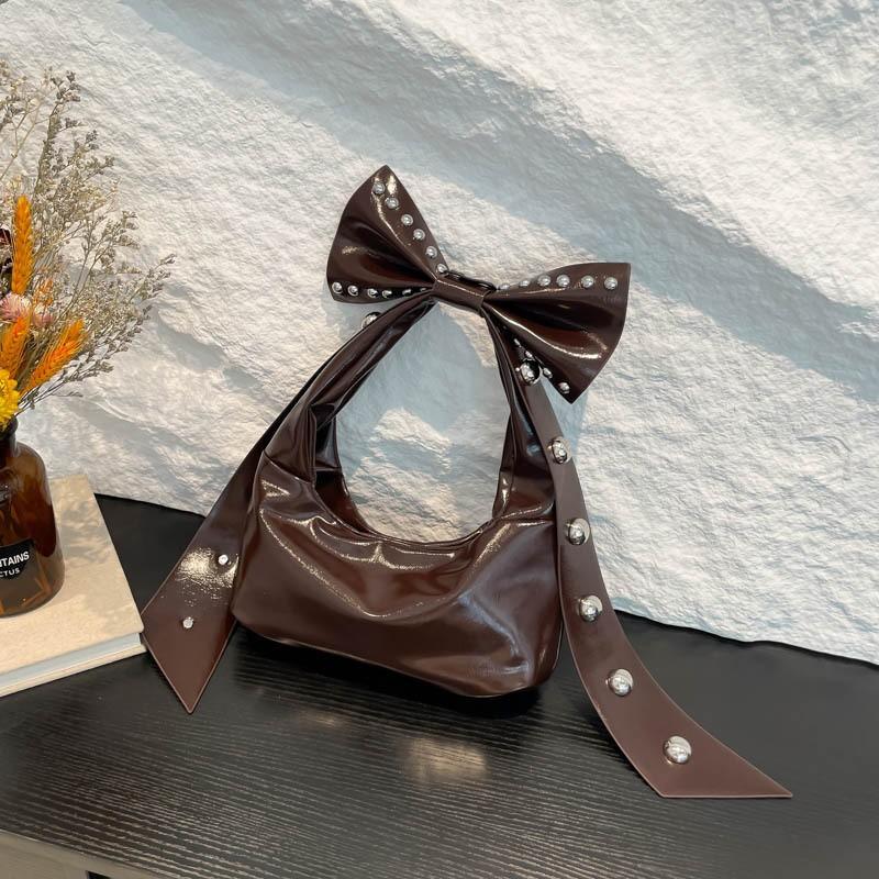 

Small Female Bag Japanese Street Style Cute Travel Armpit Fashionable Rivet Decoration Large Capacity Shoulder
