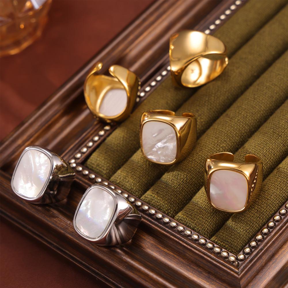Explosive Temperament White Shell Geometric Titanium Steel Ring Women'S Niche 18K Gold Non-Fading Jewelry