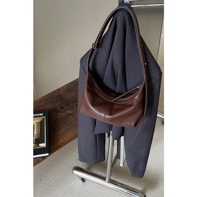 

Genuine Leather Retro Pleated Casual Shoulder Bag Underarm Bag One Size кавовий