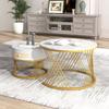 2-in-1 Runder Couchtisch aus MDF, Beistelltisch mit Marmorplatte und Schubladen aus Kunststoff-Rattan, Griffe aus Massivholz. Goldene Eisenfüße.