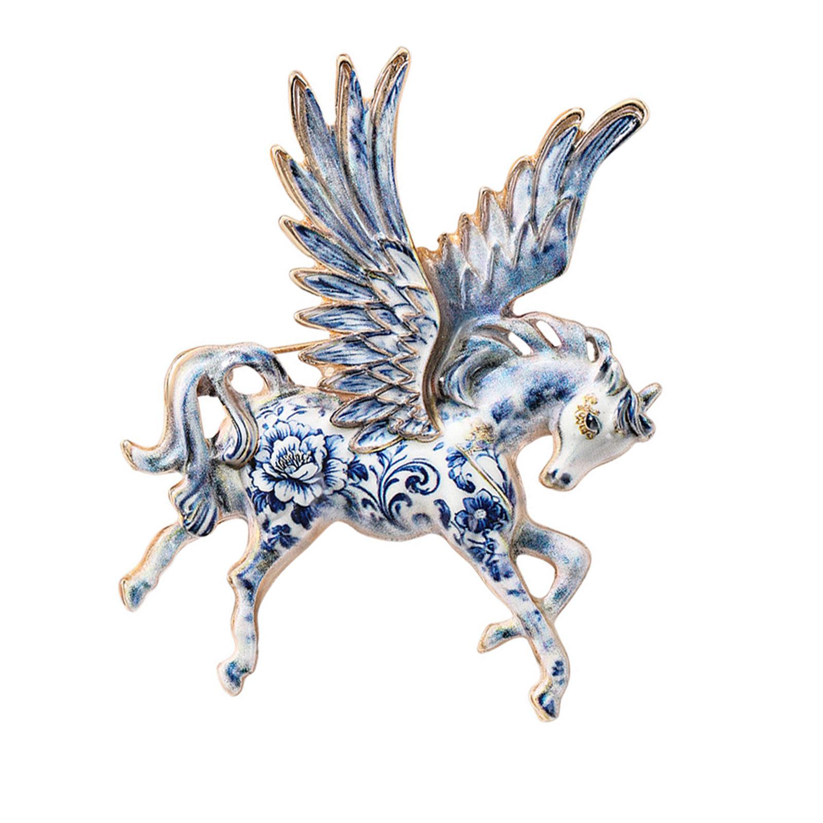 

Contemporary Alloy Horse Brooch Avaliable Badge with Big Wing Accent Versatile Clothing Accessory Jewelry синій