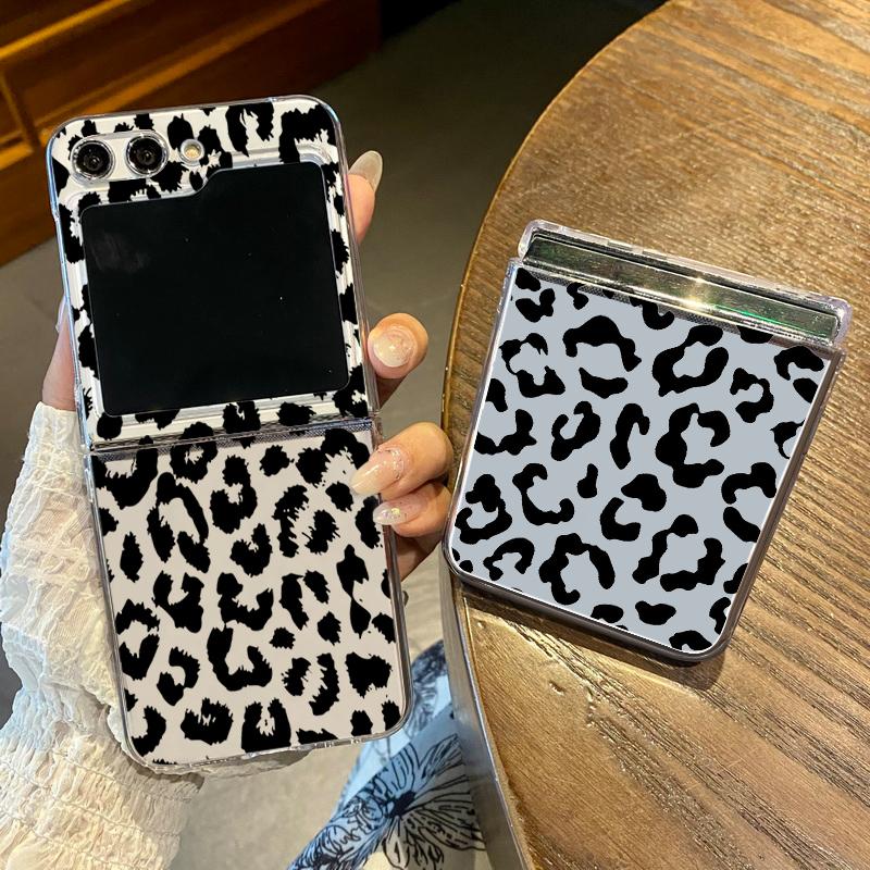 Transparent Leopard Pattern Folding Phone Case For Samsung Galaxy Z Flip 7 6 5 4 3 5G Hard Cover For Samsung Z Flip7 Flip6 Flip5