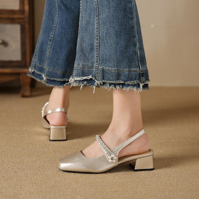 Französisch schöne silberne Tasche Kopf Sandalen Damen 2025 neu Sommer High Heels mit Rock Strass dicker Absatz einzelne Schuhe