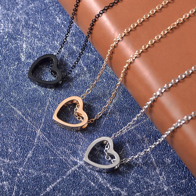 Fashion Heart-shaped Couple Stainless Steel Color Necklace Peach Heart Wild Clavicle Chain AVE
