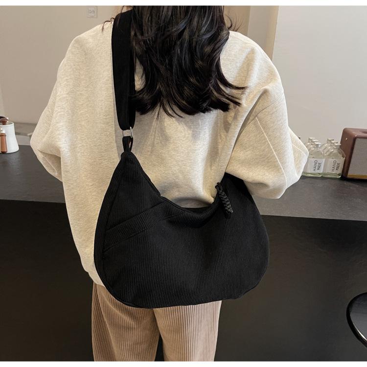 Corduroy dumpling bag women's Japanese high-grade texture versatile large-capacity shoulder messenger bag class commuter bag