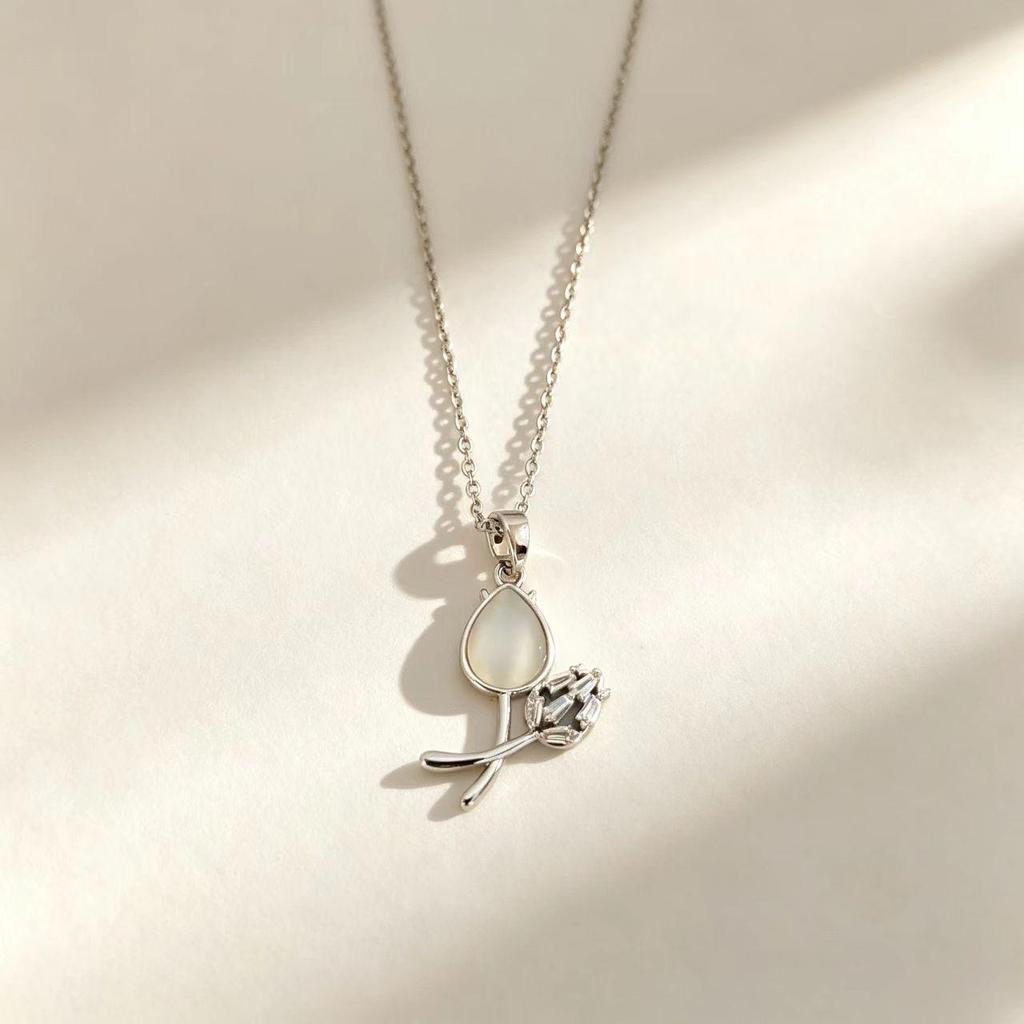 Elegant Cat Pendant Necklace: Fresh Design with Micro-Set Zircons for Women - Light Luxury & High-End Feel; Perfect Clavicle Chain Accessory.