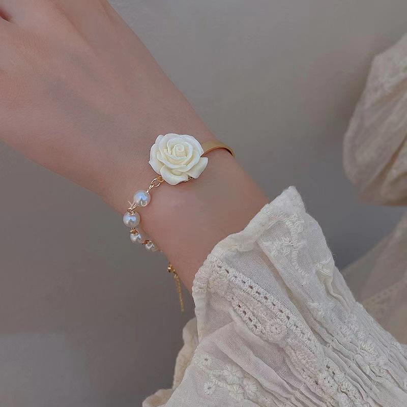 Romantisches Verstellbares Rotes Rosen-Gliederarmband Mode Valentinstagsgeschenk für Liebhaber Damen-Armbänder Brautschmuck Zubehör