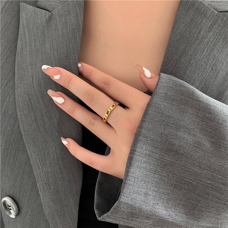 European Retro French Hollow Titanium Steel Women's Chain Ring