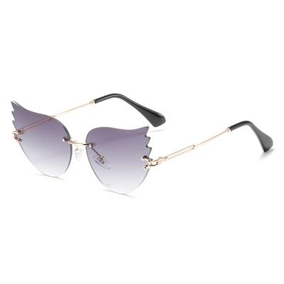 Flame Sunglasses, Personalized Rimless Trimmed Glasses, Women With The Same Sunglasses For Street Shooting
