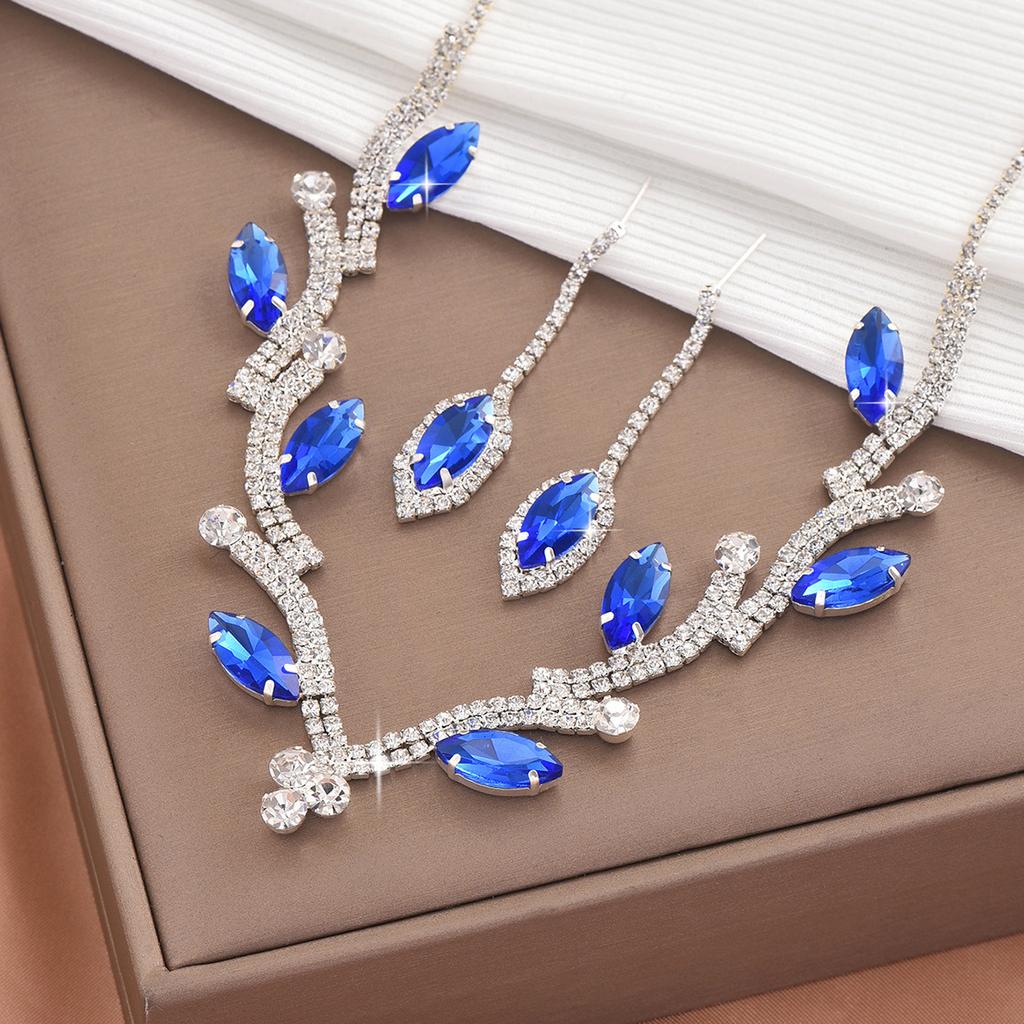 Diamond Leaf Fringed Necklace Light Luxury Court Style Collarbone Chain Retro High-End Jewelry Set Female
