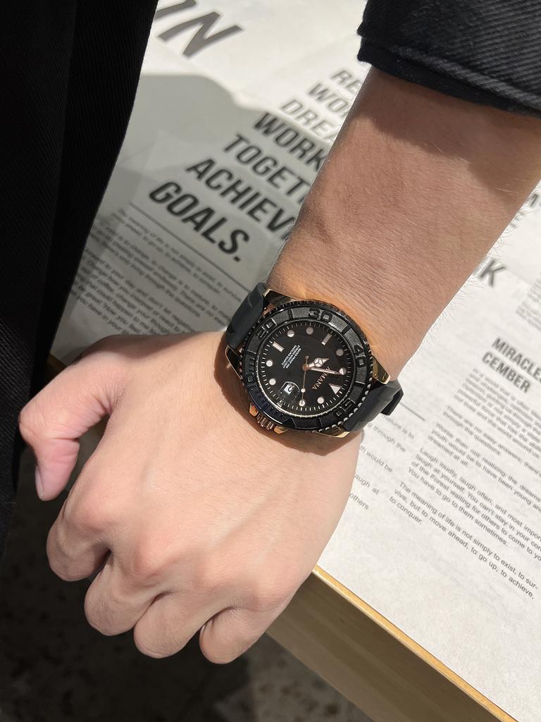 Submarine Type Watch for Man Silicone Band