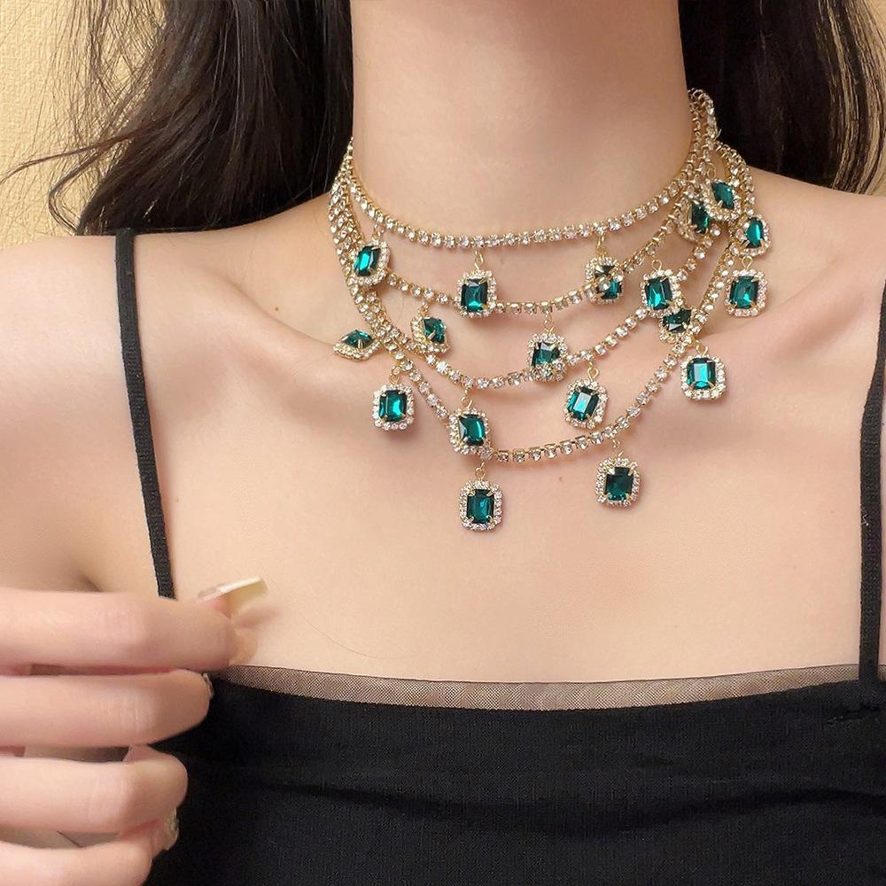 Gargantilha com pingente de cristal quadrado para joias femininas