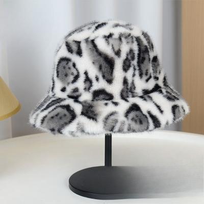 Winter grenzüberschreitender neuer Trend Plüschhut Damen Koreanische Version Mode Ausländischer Stil Leopardenmuster Fischerhut Vielseitiger Beckenhut zum Warmhalten