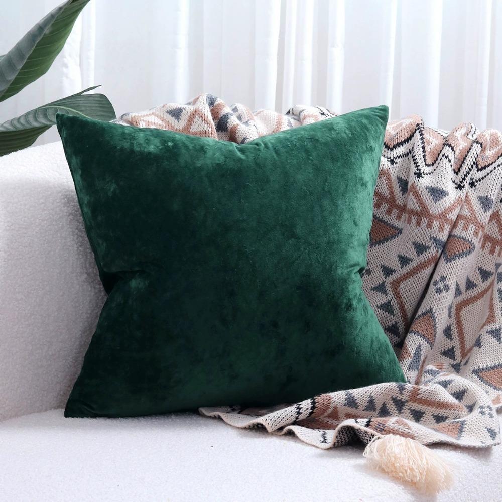 Throw Pillow Covers Velvet Decorative Cushion Cover Pillow Case for Sofa Couch Bed Chair,Soft Square Throw Pillows 18x18 Inch,Set of 2