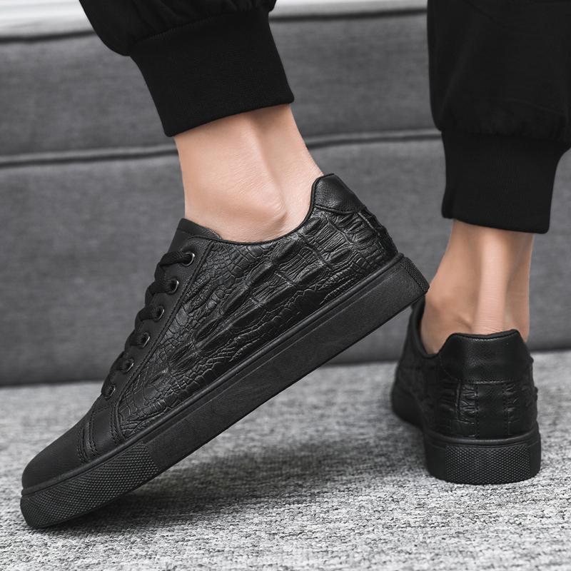 Bright Black Pattern Hot Selling Men's New Versatile CasualBoard Shoes Spring and Autumn Classic OutdoorRunning Shoes Sneakers