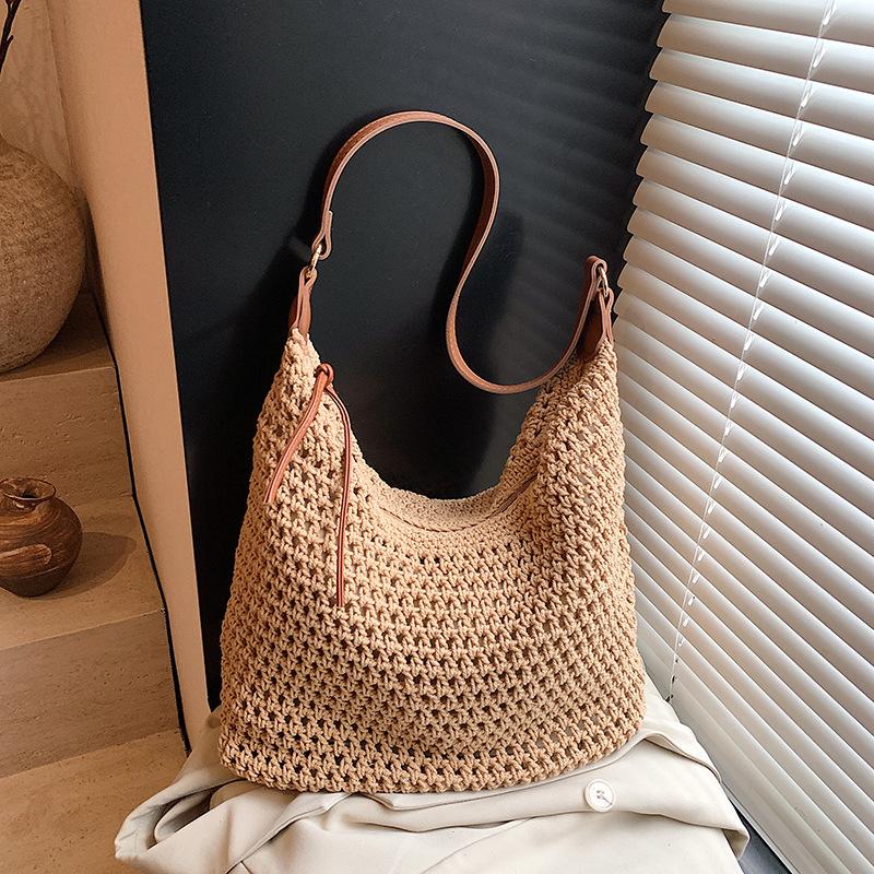 Beach Travel Large-capacity Shoulder Bag Women's 2025 Summer New Handwoven Bag Fashion Commuter Messenger Bag