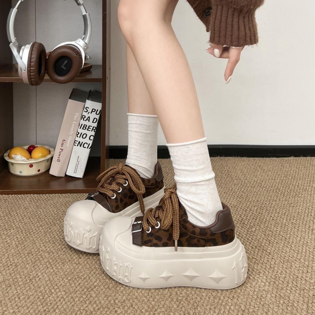 7CM thick-soled big-head casual shoes children's autumn 2026 new height-increasing muffin board shoes bread shoes