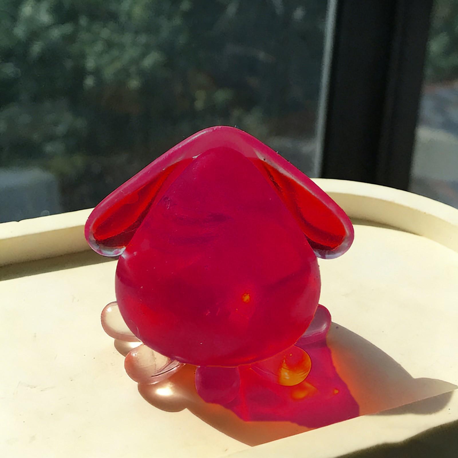 

Decorative Resin Figurine with Smooth Surface Suitable for Desk Display and Home Ornamentation Piece One Size червоний
