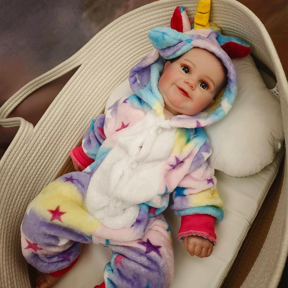 

Кукла-реборн ручной работы с раскрашенными волосами, Мэдди, 24 дюйма, 60 см, мягкое тканевое тело, имитация куклы, одежда, красочный плюшевый комбинезон, реалистичные куклы-младенцы для детей 60cm cloth body