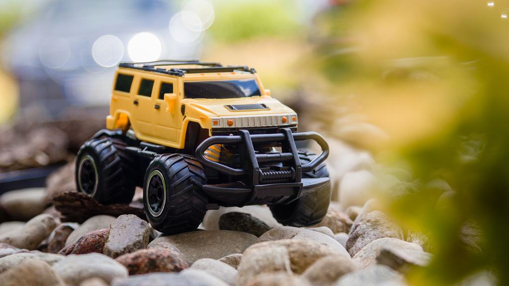 Remote-controlled SUV car
