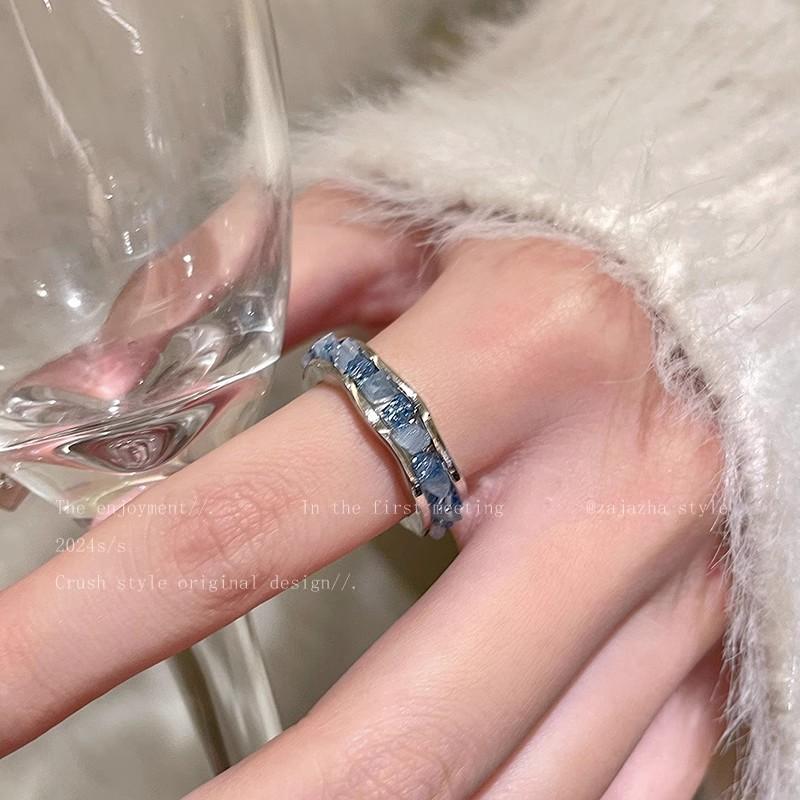 

Zircon Snowflake Ring - A Unique and Stylish Ring for The Little Fingers, Suitable for All Occasions, High-end and Adjustable Finger Ring. Gravel water