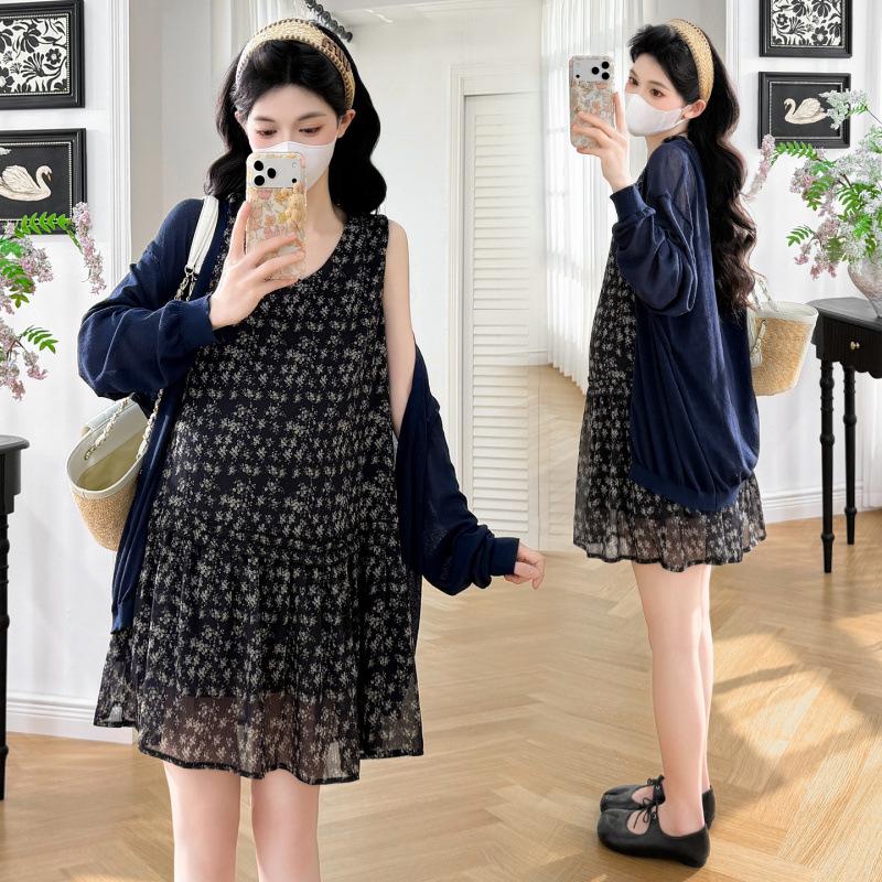 

Elegant French Floral V-neck Maternity Sleeveless Dress Set with Knit Cardigan & Short Skirt 2XL