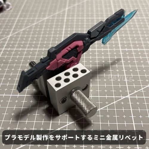 PAVIKE Desktop Vise, Mini Vise, Desktop Metal Vise, Mini Metal Vise, Model Coloring Tool, Plastic Model, Small Clamp, Precision Compact, High-Precisio