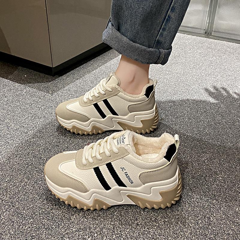 

Жіночі зимові кросівки на товстій підошві, що збільшують зріст, 2025 нова універсальна повсякденна шкіряна модель з круглим носком, оксамитове взуття Agam Deshun 40 абрикосовий