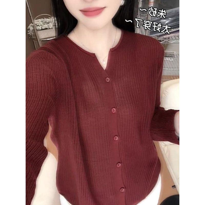 Simple and Stylish Red Long-Sleeved Knitted Cardigan for Women, 2026 Autumn New Style, Elegant and Complexion-Enhancing Casual Plus-Size Top