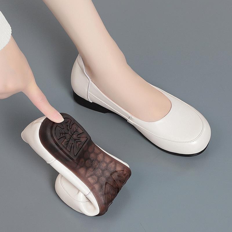 Fashion Genuine Leather Women's Shallow Mouth Single Shoes Women Pumps Fashion Large Size Low Heels Cozy Soft Soles Loafers Casual Shoes