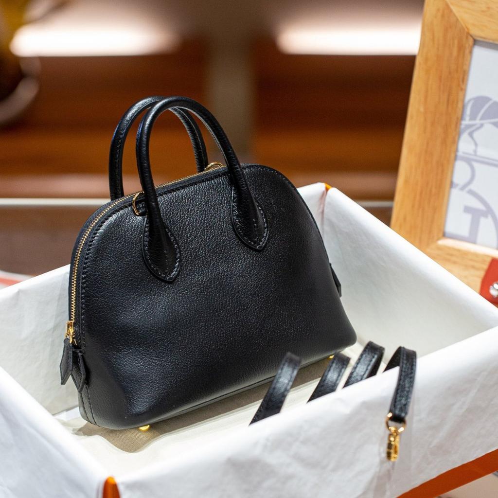 Lagerfeld Bolider 18cm Achseltasche Vollrindleder Halbhandgefertigt Handgenäht Temperaturerhaltungsball Echtes Leder Patchwork Damen Tasche