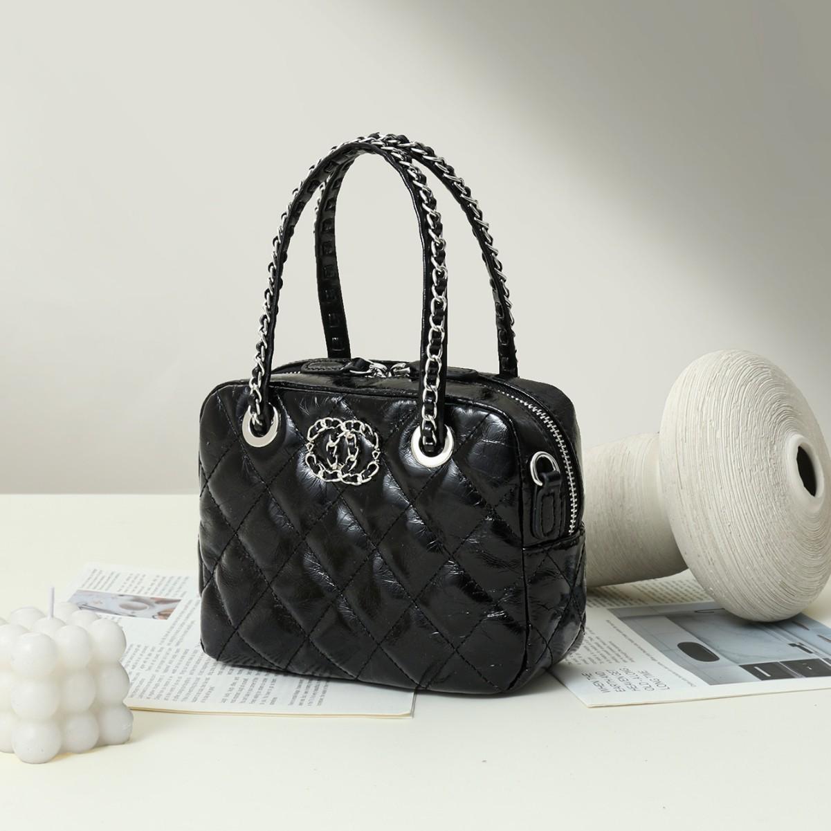 

25 Summer Xiaoxiangfeng Rhombus bag, portable camera bag, high-end sheepskin chain, bowling bag, shoulder messenger bag. чорний