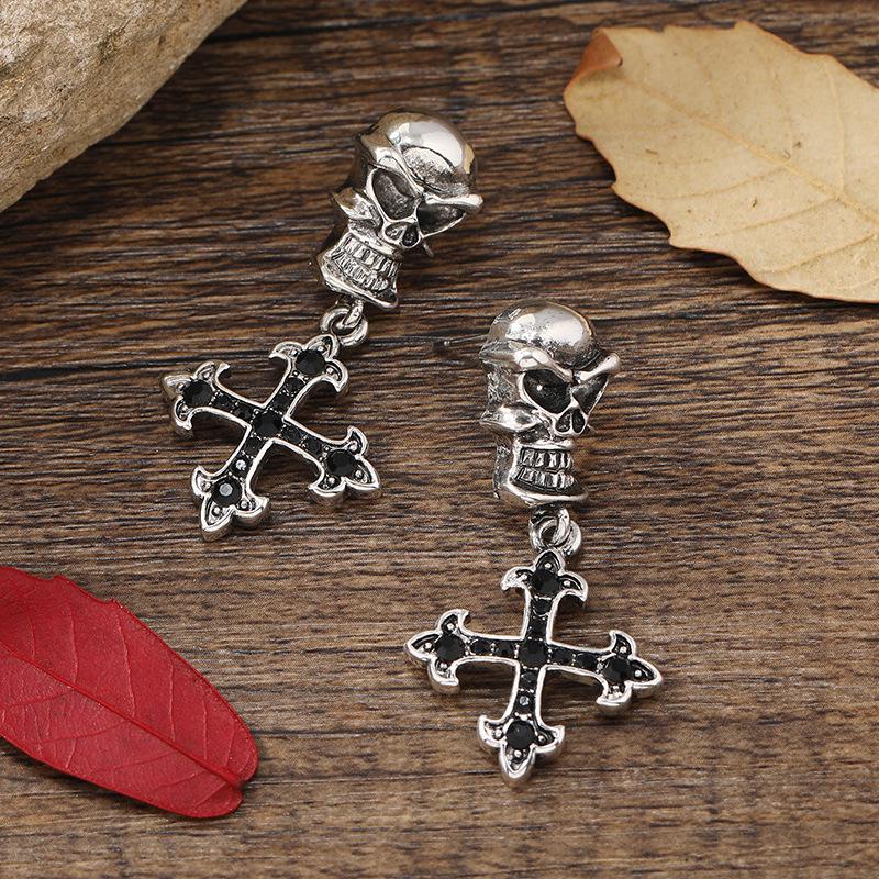 Exaggerated Diamond Skull Earrings: Retro Halloween Skeleton Dangles for Women