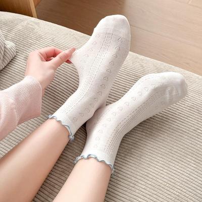 Calzini alla caviglia in cotone pettinato con volant a forma di cuore - Primavera/Estate 2026: Traspirante, Assorbente del Sudore, Stile Giapponese per Donna